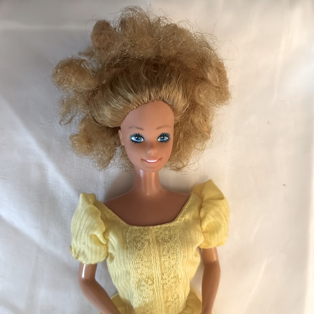 1981 vintage magic curl Barbie